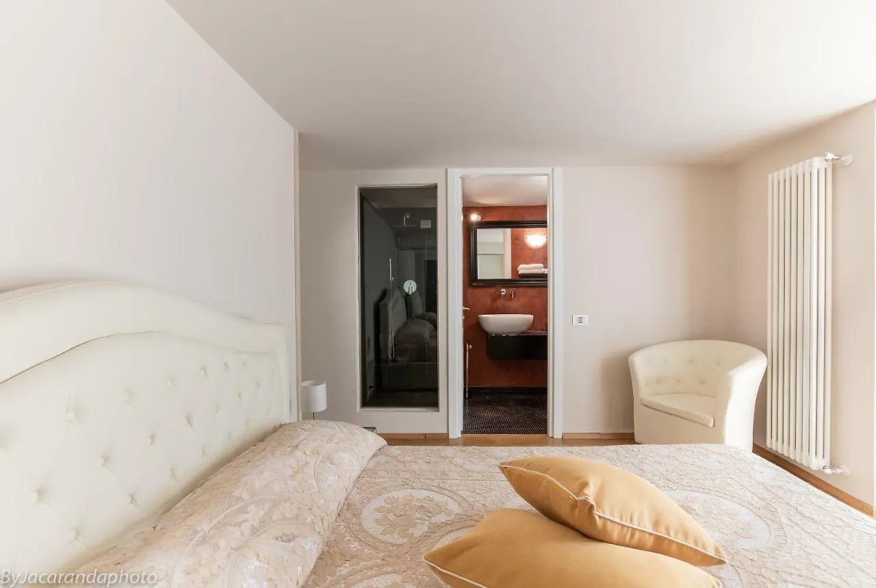 Elena House Gold Apartment Viareggio 0*,  Italië